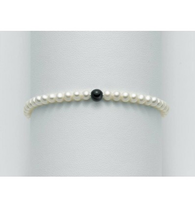 Bracciale perle donna con centrale in onice nera e chiusura in argento 